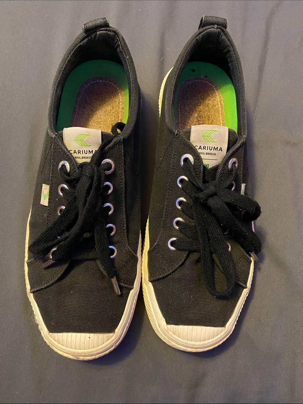 Cariuma Women’s Black Canvas Sneakers with Green Insole